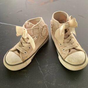 Toddler converse High-Top Sneakers with Bow Accents